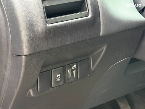 Toyota Prius V 2015 коричневый - фото 24