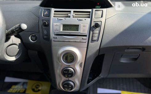 Toyota Yaris 2006 - фото 11