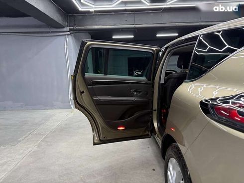 Renault Espace 2015 - фото 16