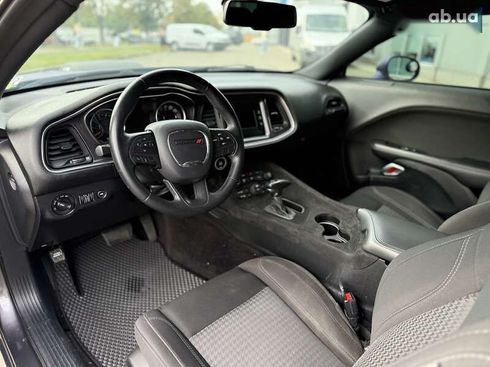 Dodge Challenger 2017 - фото 17