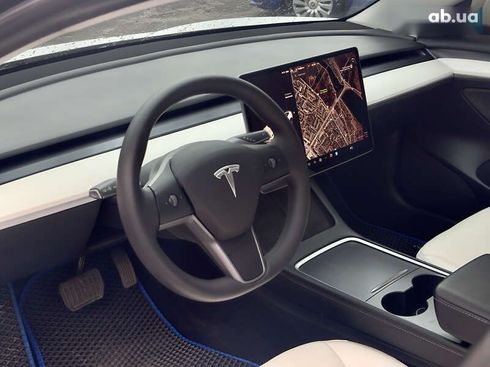 Tesla Model 3 2021 - фото 2