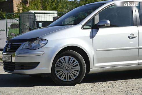 Volkswagen Touran 2009 - фото 8