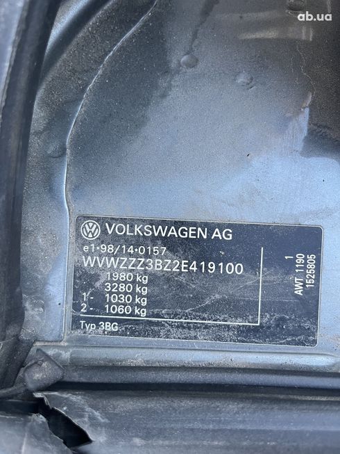 Volkswagen Passat 2002 серебристый - фото 20