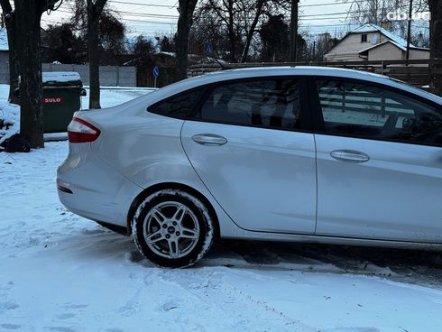 Ford Fiesta 2016 серый - фото 4
