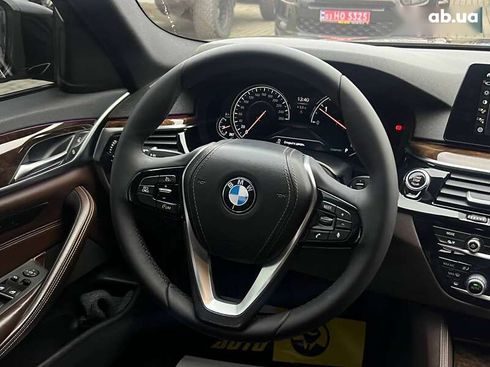 BMW 5 серия 2018 - фото 12