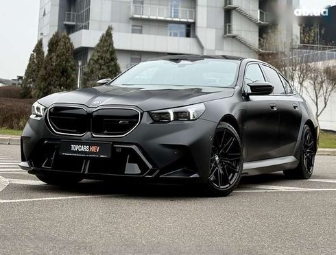 BMW M5 2024 - фото 3