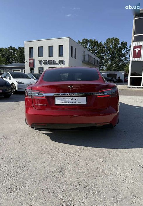 Tesla Model S 2017 - фото 18