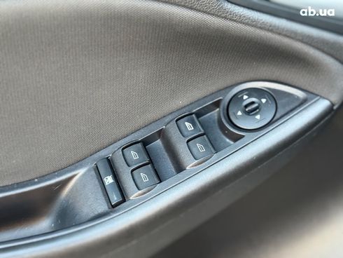 Ford Focus 2017 синий - фото 17