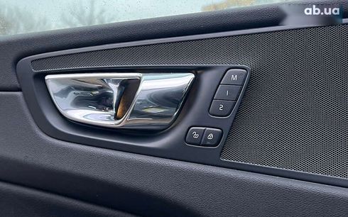 Volvo XC60 2018 - фото 21