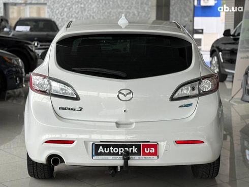 Mazda 3 2013 белый - фото 7
