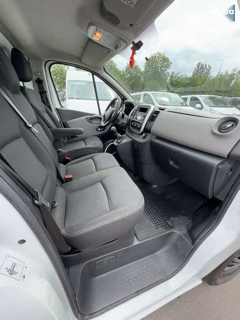 Renault Trafic 2018 - фото 20