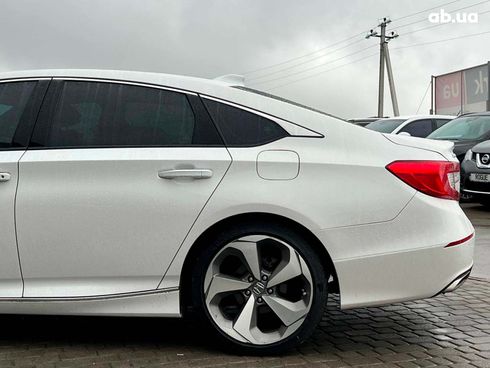 Honda Accord 2018 белый - фото 18