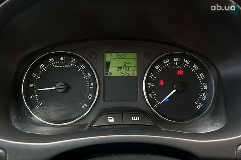 Skoda Fabia 2010 - фото 13