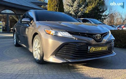 Toyota Camry 2020 - фото 9