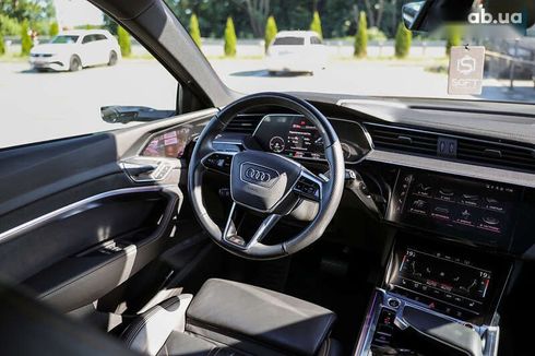 Audi E-Tron 2022 - фото 10