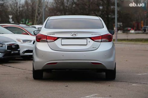 Hyundai Elantra 2012 - фото 6