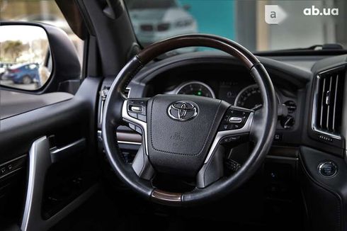 Toyota Land Cruiser 2019 - фото 16