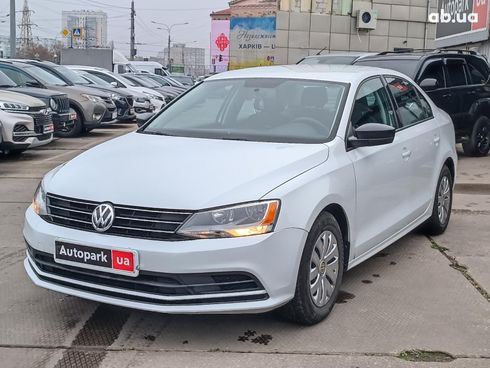 Volkswagen Jetta 2015 белый - фото 11
