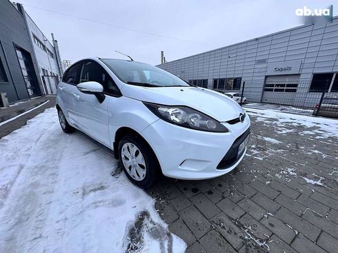 Ford Fiesta 2011 - фото 17