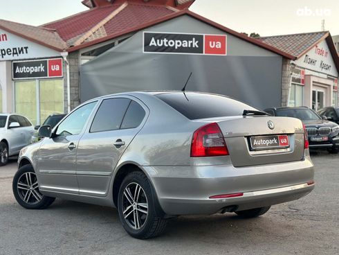 Skoda Octavia 2012 бежевый - фото 7