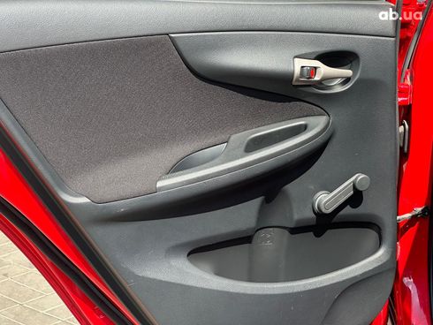 Toyota Corolla 2009 красный - фото 29
