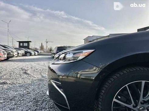 Lexus ES 2018 - фото 27
