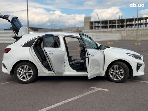 Kia Cee'd 2019 белый - фото 35