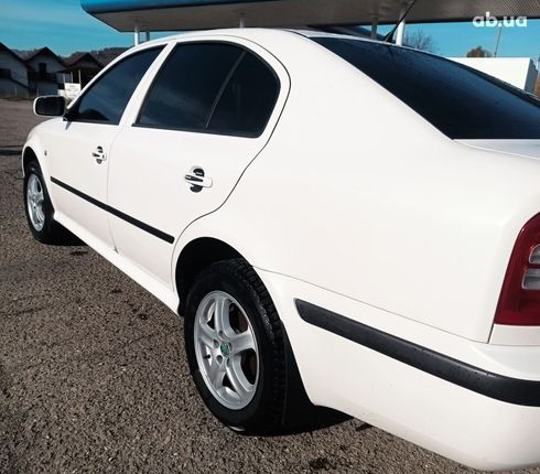 Skoda Octavia 2008 белый - фото 6
