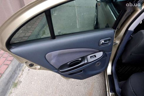 Nissan Almera 2004 - фото 19