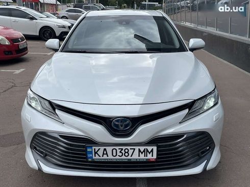 Toyota Camry 2020 - фото 8