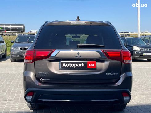 Mitsubishi Outlander 2017 коричневый - фото 10