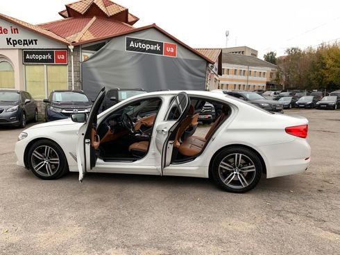 BMW 5 серия 2017 белый - фото 15