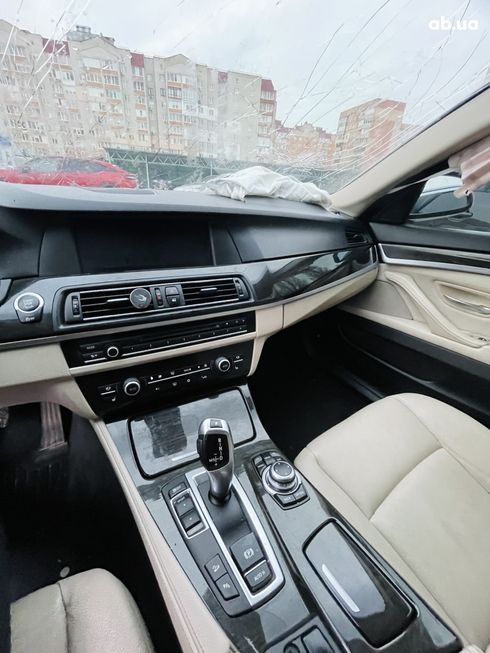 BMW 5 серия 2012 серый - фото 7