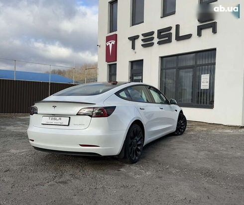 Tesla Model 3 2022 - фото 16