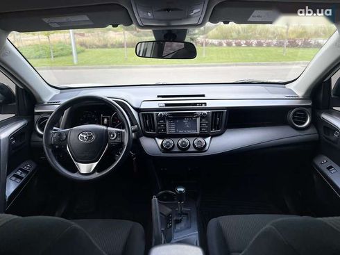 Toyota RAV4 2018 - фото 17