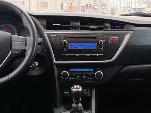 Toyota Auris 2015 серый - фото 23