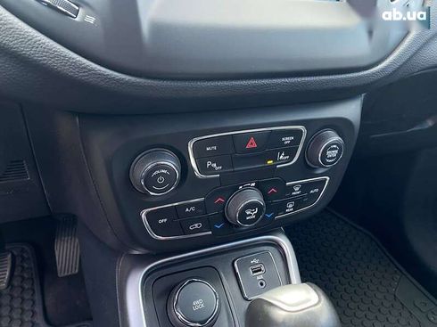 Jeep Compass 2018 - фото 16