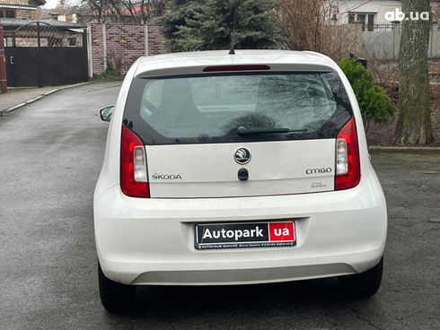 Skoda Citigo 2013 белый - фото 8