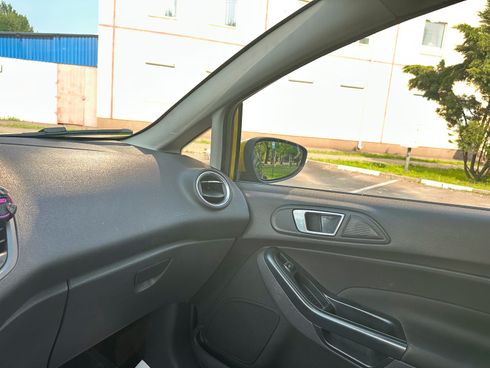 Ford Fiesta 2014 желтый - фото 34