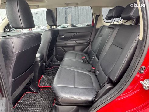 Mitsubishi Outlander 2018 красный - фото 20