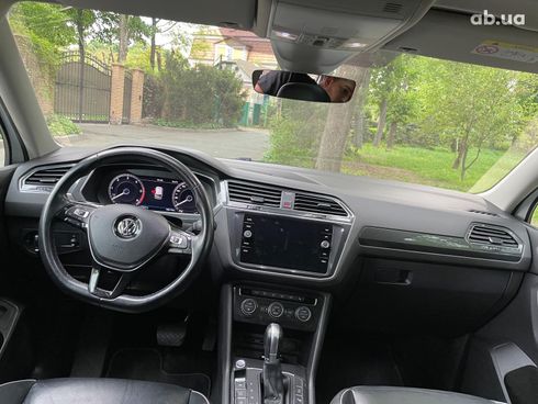 Volkswagen Tiguan 2017 белый - фото 22