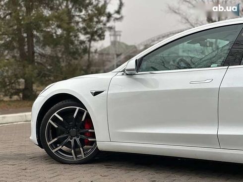 Tesla Model 3 2019 - фото 11