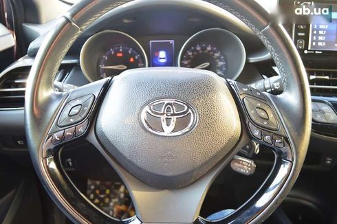 Toyota C-HR 2017 - фото 28