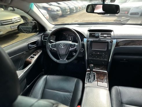 Toyota Camry 2016 черный - фото 21