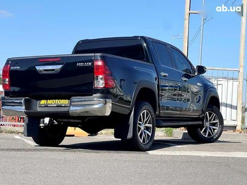 Toyota Hilux 2017 - фото 4