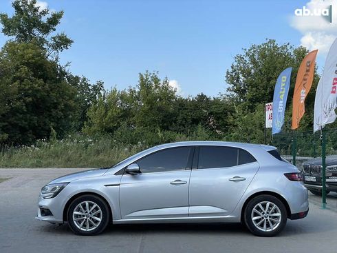 Renault Megane 2016 - фото 12