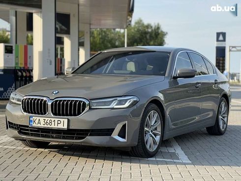 BMW 5 серия 2021 - фото 2
