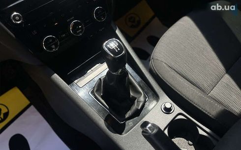 Skoda Octavia 2017 - фото 21