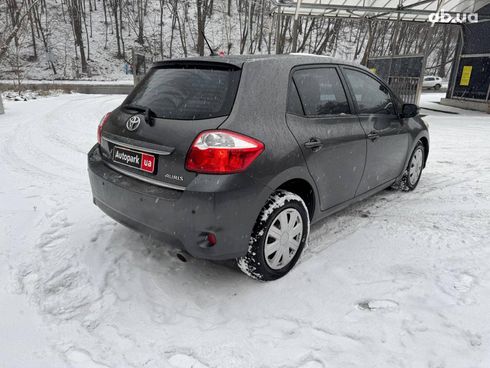 Toyota Auris 2011 серый - фото 6