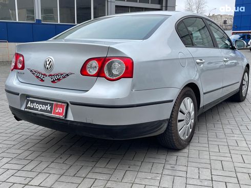 Volkswagen passat b6 2005 серый - фото 13